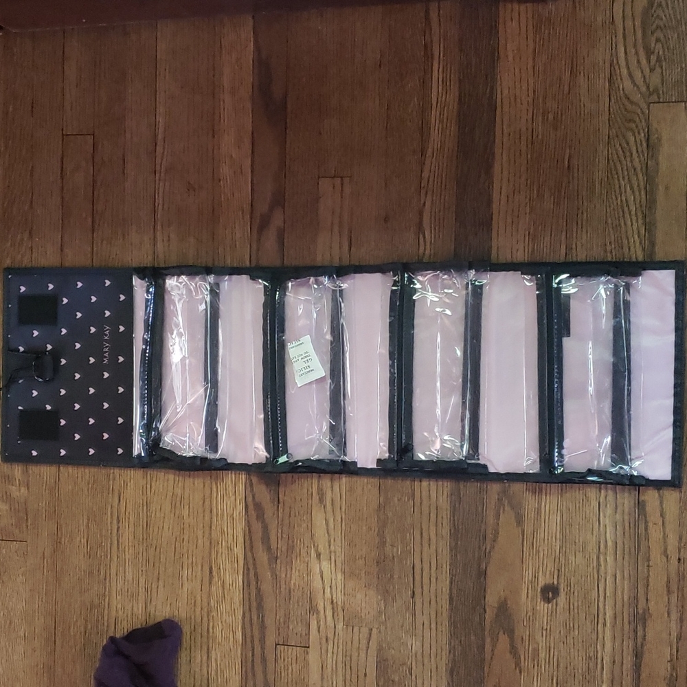 Mary Kay Hanging Makeup bag